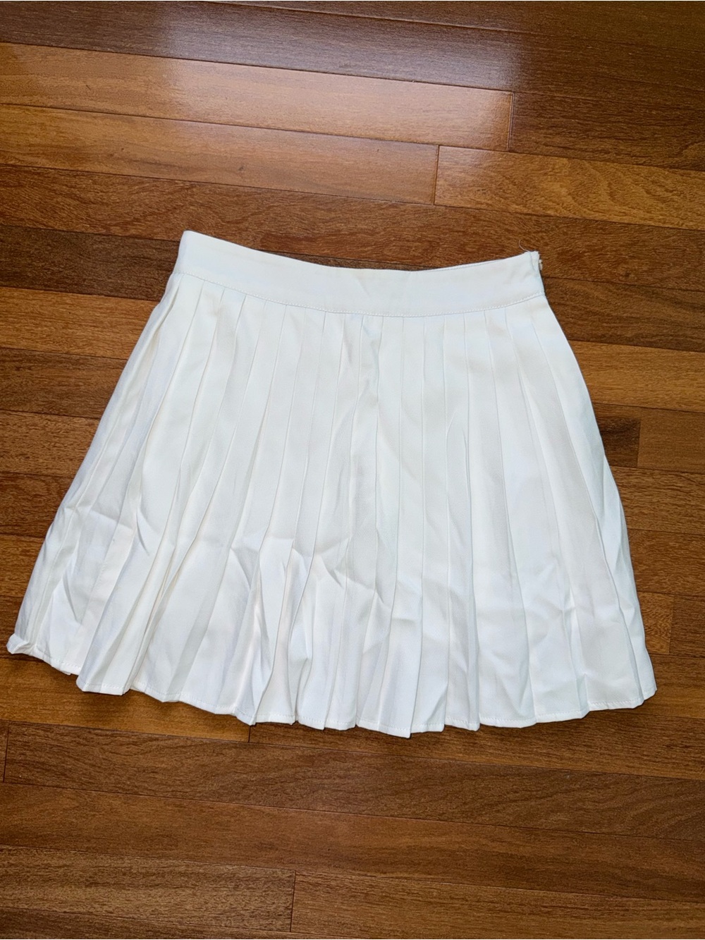 Classic White Pleated Mini Skirt - Women